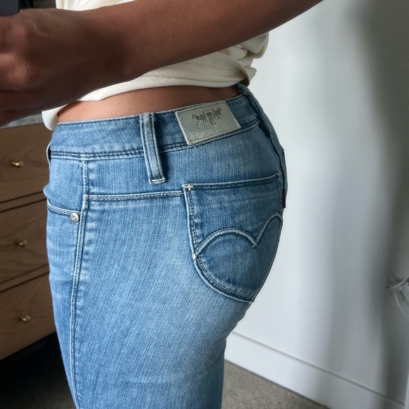 Levi’s Low-rise Bootcut Jeans for Women - Picture 2 of 7